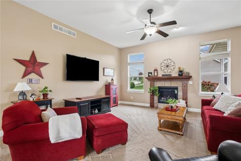 108 Sunflower Drive Fairfax IA 52228