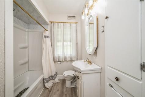 2000 Hamilton Street SW Cedar Rapids IA 52404