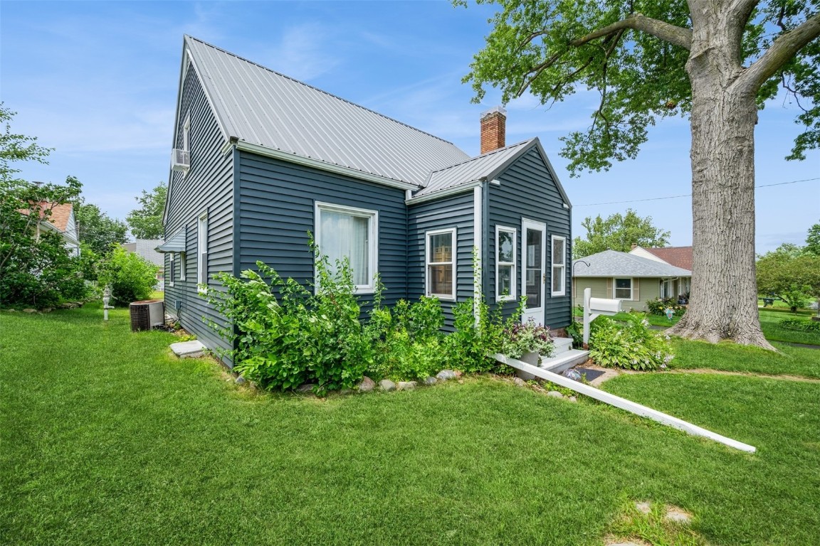 2000 Hamilton Street SW Cedar Rapids IA 52404