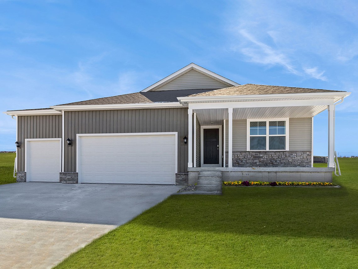 2874 Grassland Court Hiawatha IA 52233