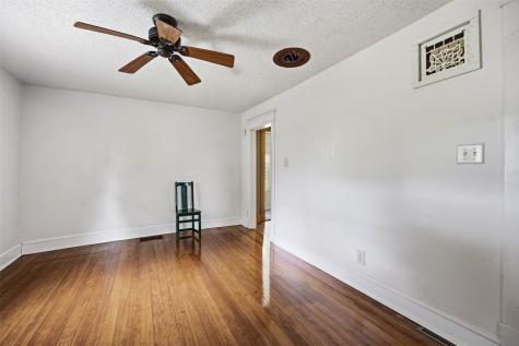 1059 210th Street Nichols IA 52766