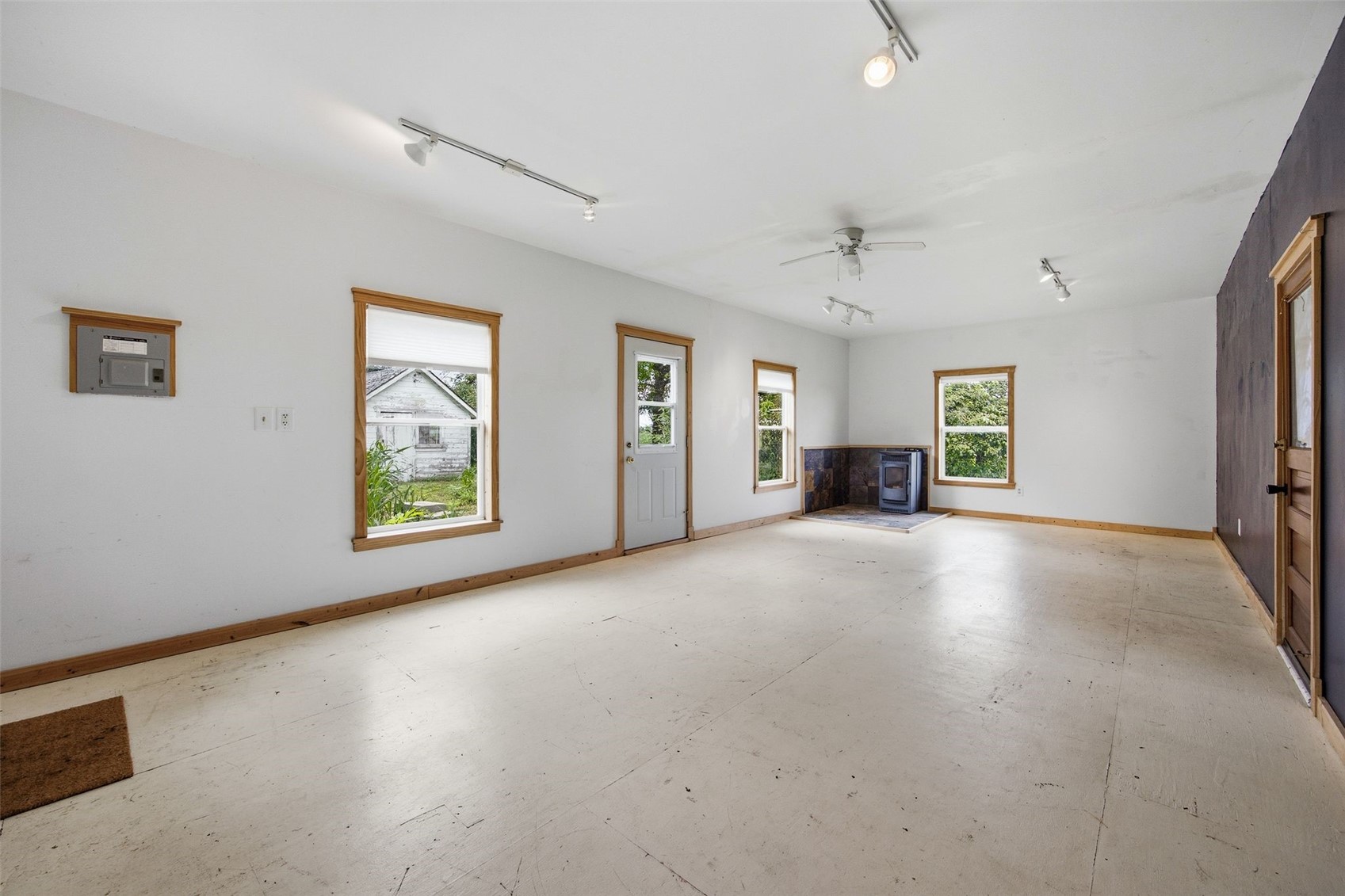1059 210th Street Nichols IA 52766