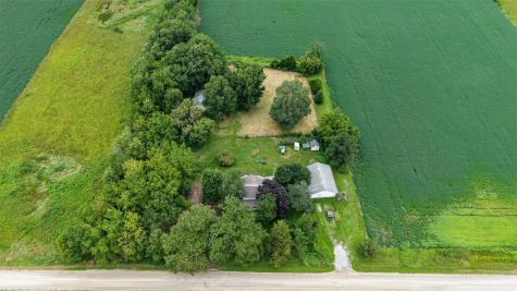 1059 210th Street Nichols IA 52766