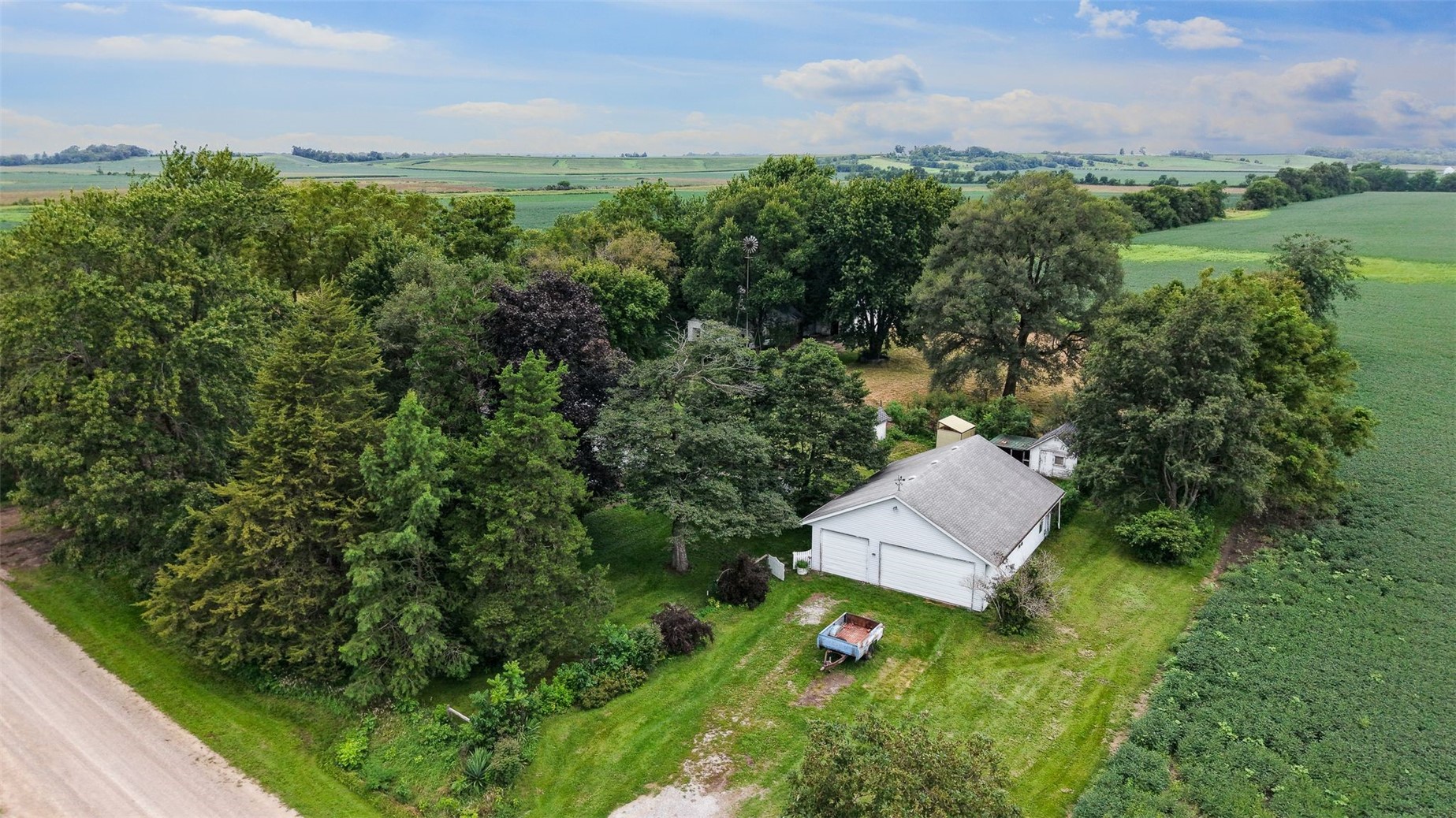 1059 210th Street Nichols IA 52766