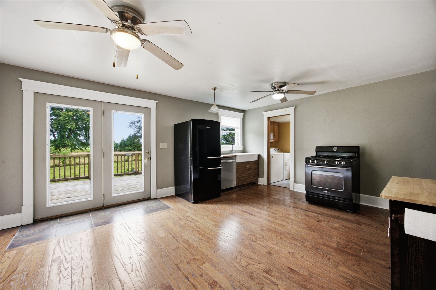 1059 210th Street Nichols IA 52766