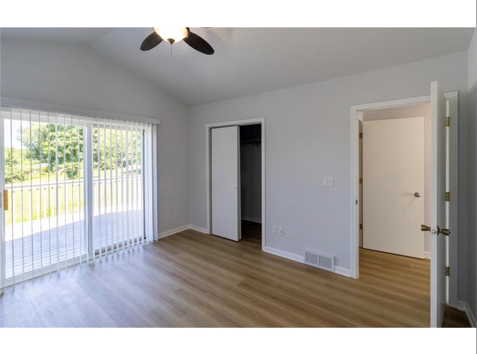 1230 Belmont Parkway NW Cedar Rapids IA 52405