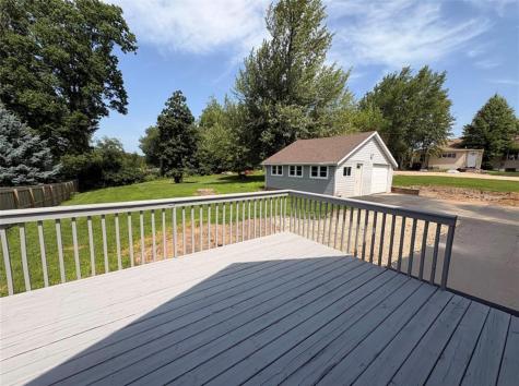 1230 Belmont Parkway NW Cedar Rapids IA 52405
