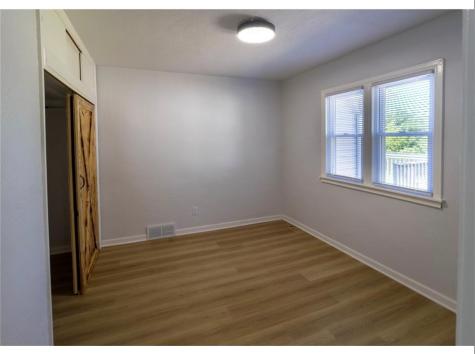 1230 Belmont Parkway NW Cedar Rapids IA 52405