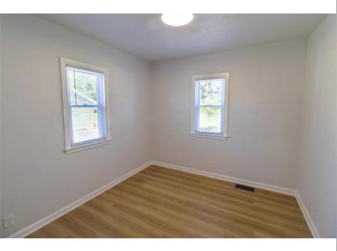 1230 Belmont Parkway NW Cedar Rapids IA 52405