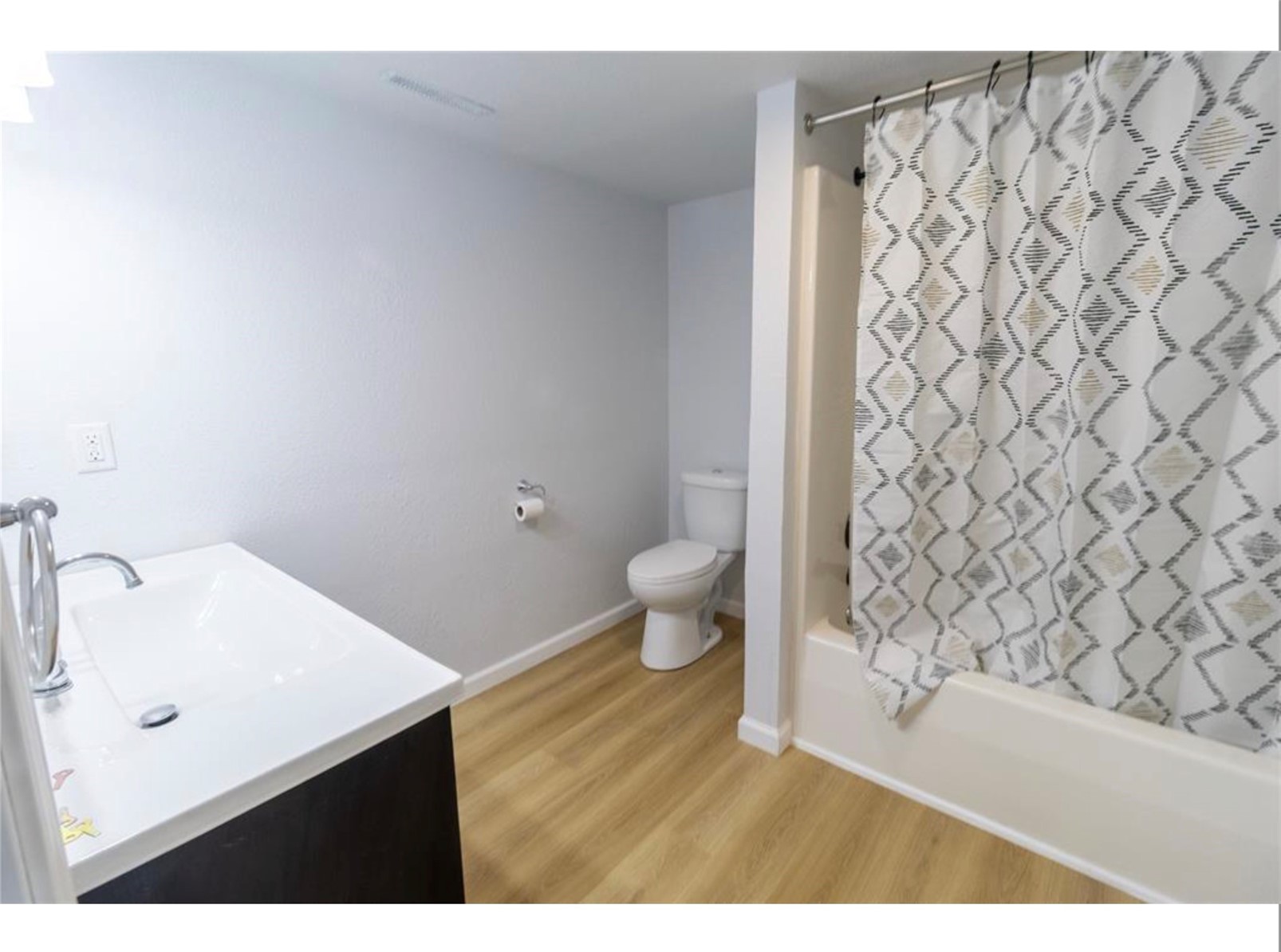 1230 Belmont Parkway NW Cedar Rapids IA 52405