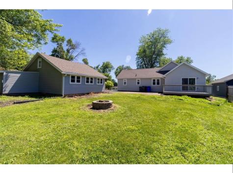 1230 Belmont Parkway NW Cedar Rapids IA 52405