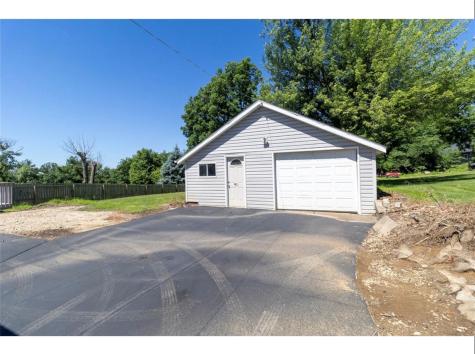 1230 Belmont Parkway NW Cedar Rapids IA 52405