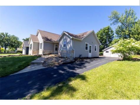 1230 Belmont Parkway NW Cedar Rapids IA 52405