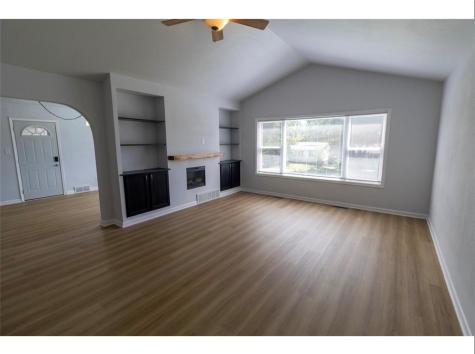1230 Belmont Parkway NW Cedar Rapids IA 52405