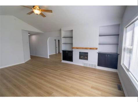 1230 Belmont Parkway NW Cedar Rapids IA 52405