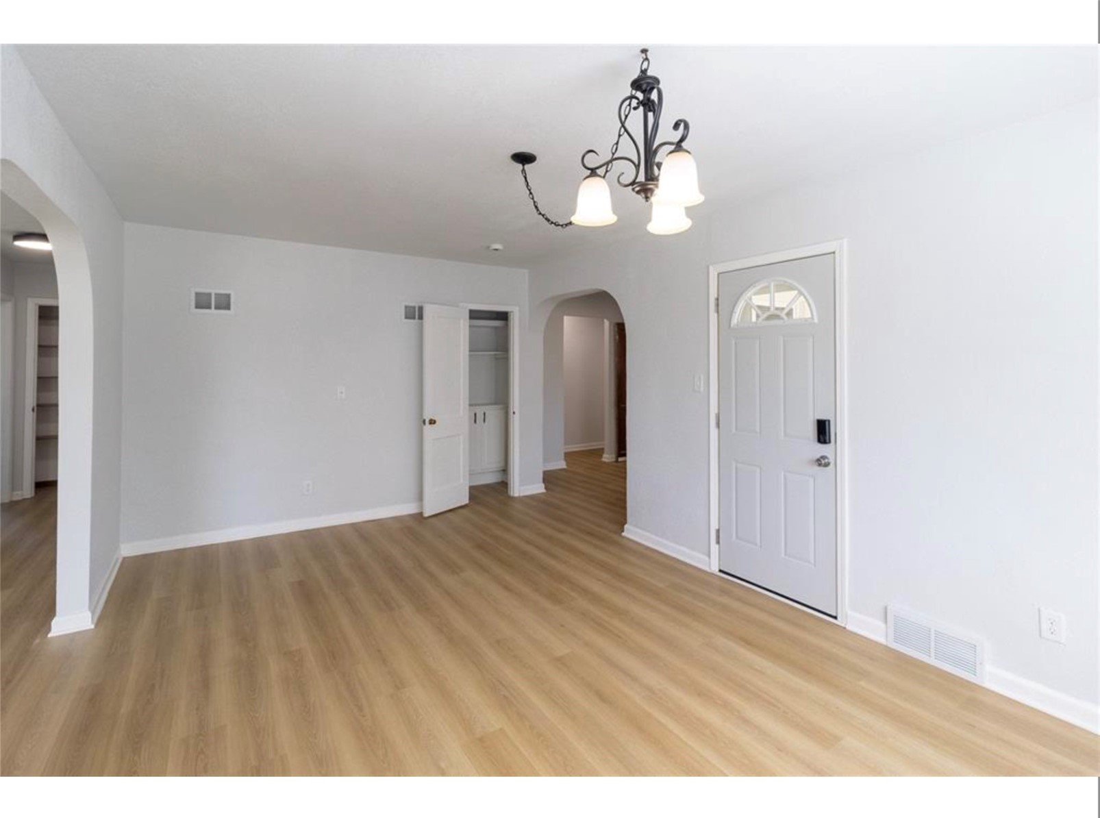 1230 Belmont Parkway NW Cedar Rapids IA 52405