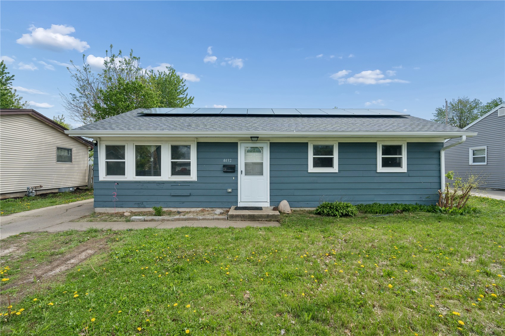 Cedar Rapids IA, 4432 Sherman Street NE