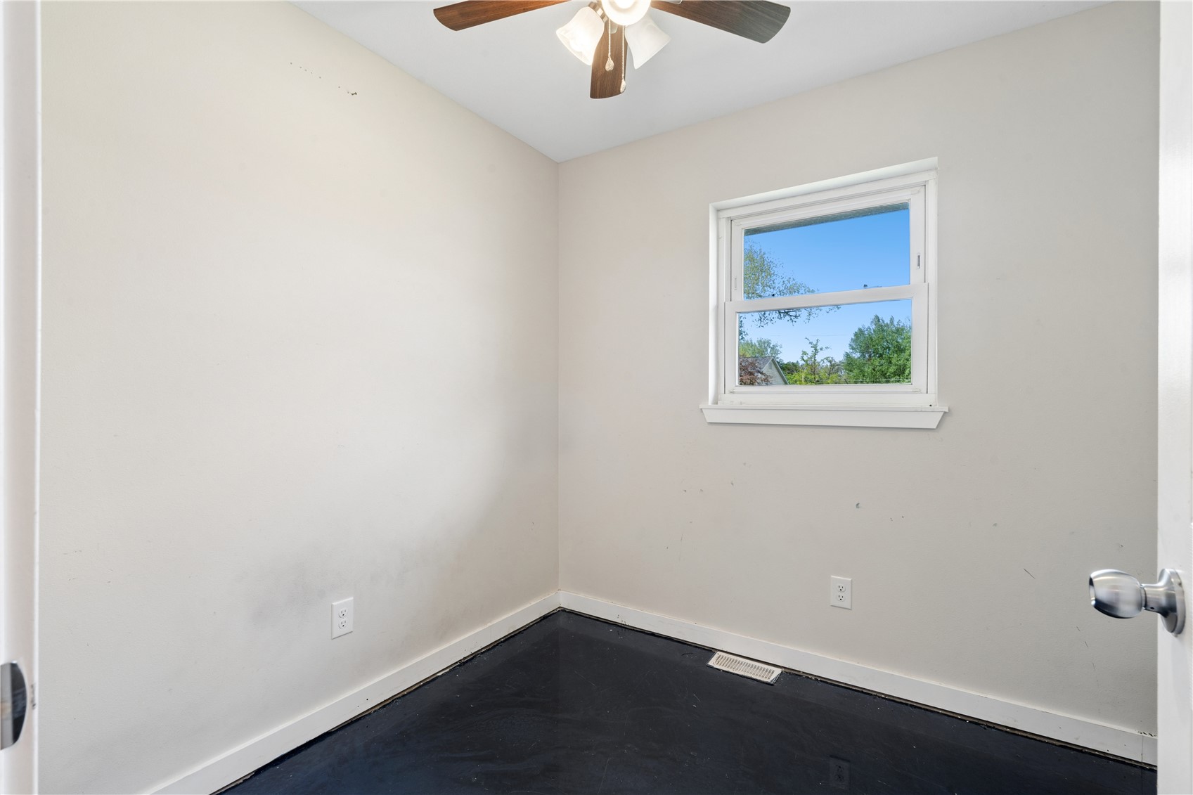 4432 Sherman Street NE Cedar Rapids IA 52402