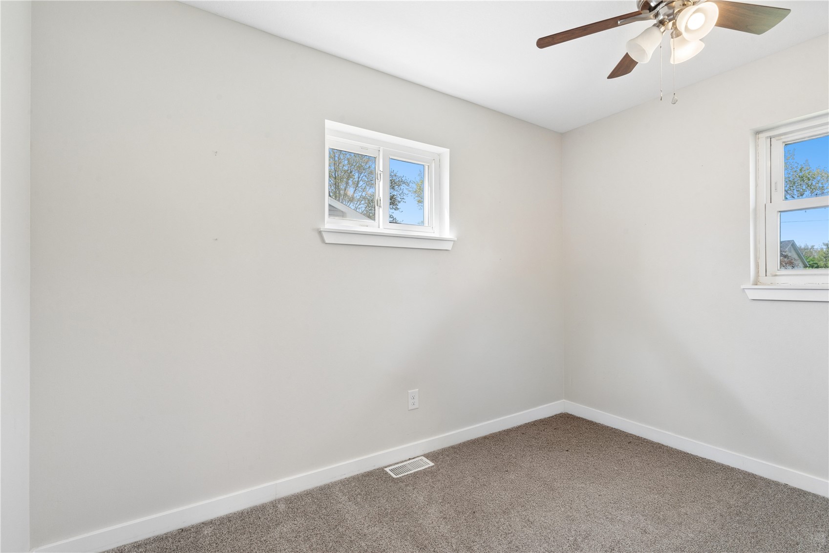 4432 Sherman Street NE Cedar Rapids IA 52402