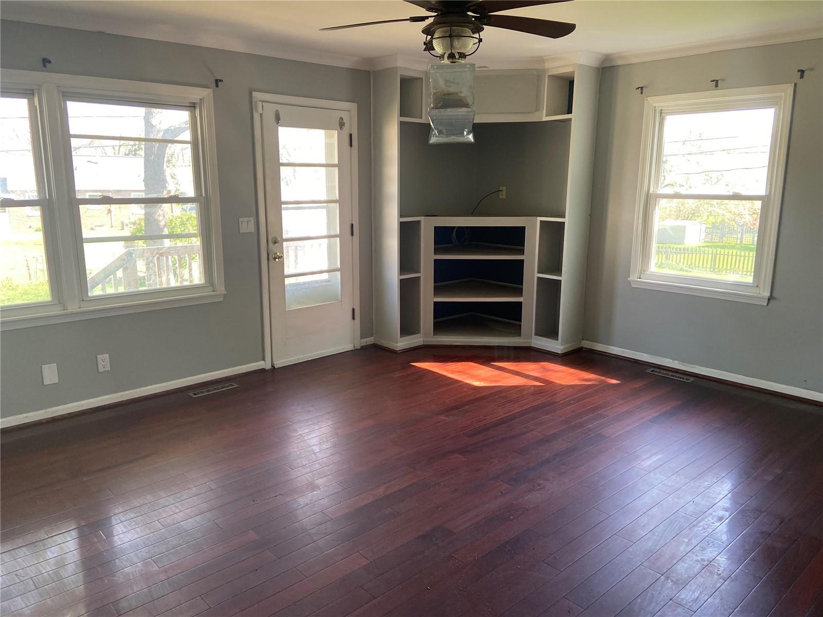 1074 27th Street NE Cedar Rapids IA 52402