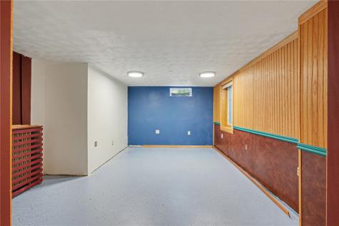 703 E State Street Williamsburg IA 52361