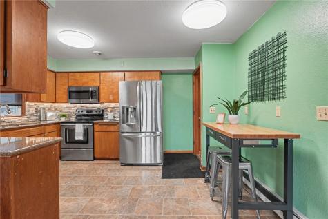 703 E State Street Williamsburg IA 52361