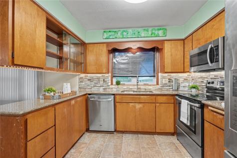 703 E State Street Williamsburg IA 52361