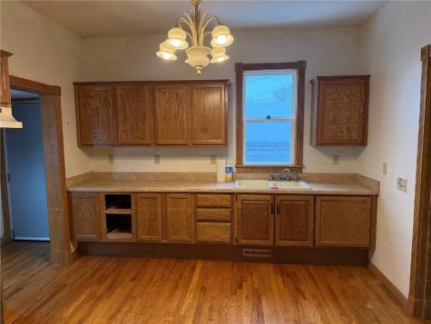 713 7th Avenue SW Cedar Rapids IA 52404