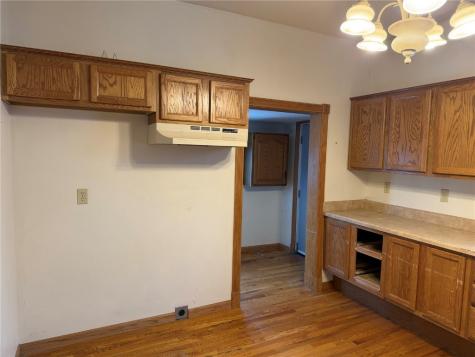 713 7th Avenue SW Cedar Rapids IA 52404