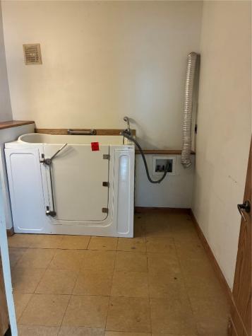 713 7th Avenue SW Cedar Rapids IA 52404