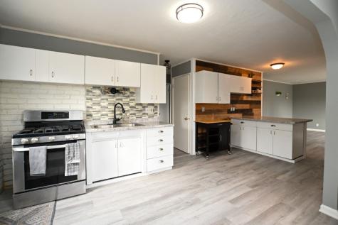 4712 F Avenue NE Cedar Rapids IA 52402