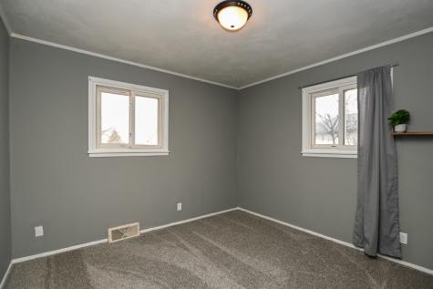 4712 F Avenue NE Cedar Rapids IA 52402