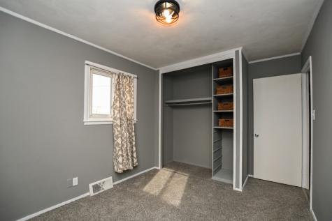 4712 F Avenue NE Cedar Rapids IA 52402