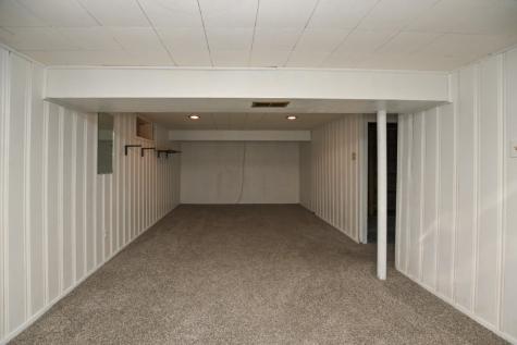 4712 F Avenue NE Cedar Rapids IA 52402