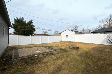 4712 F Avenue NE Cedar Rapids IA 52402