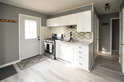 4712 F Avenue NE Cedar Rapids IA 52402