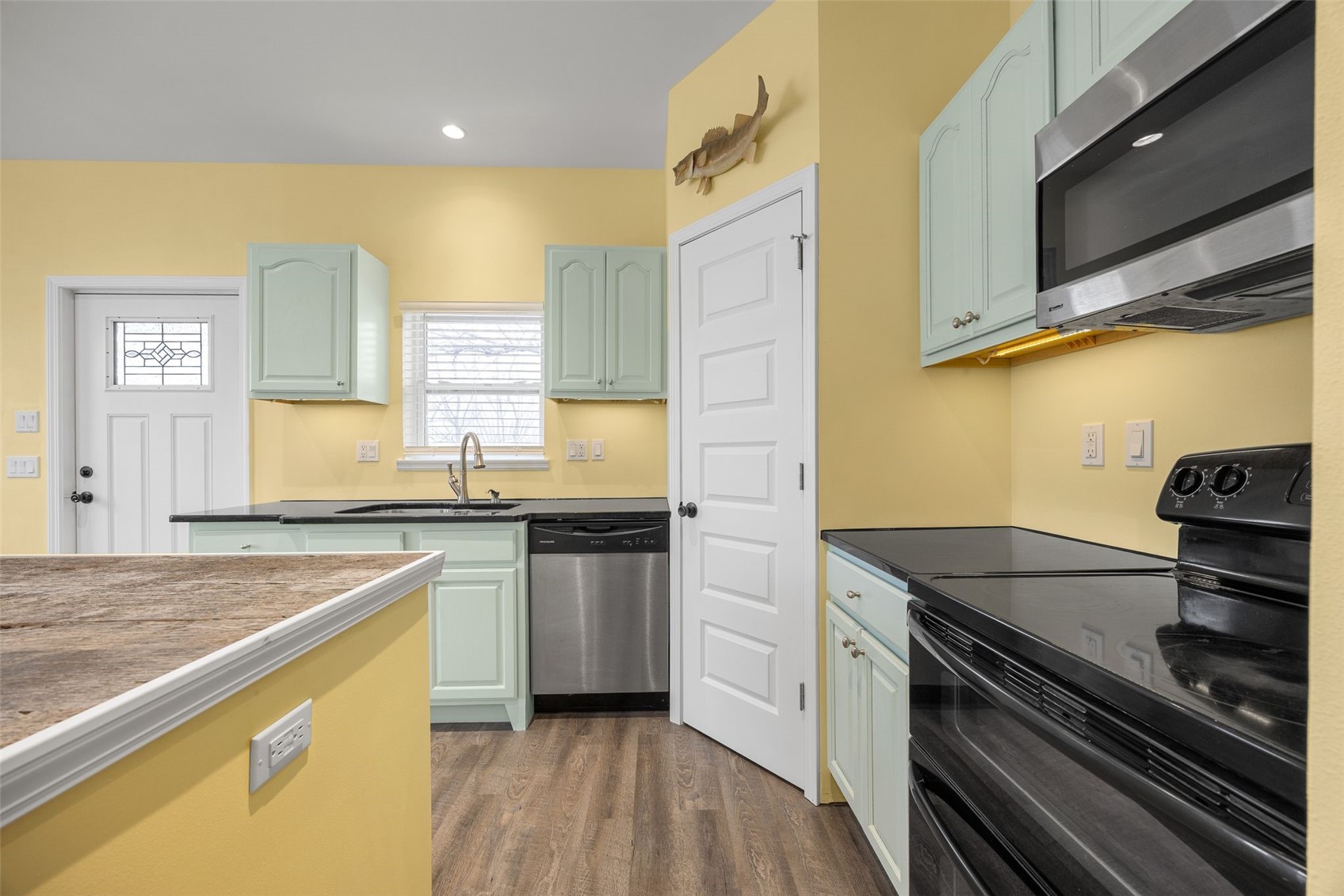 26391 215th Avenue Delhi IA 52223