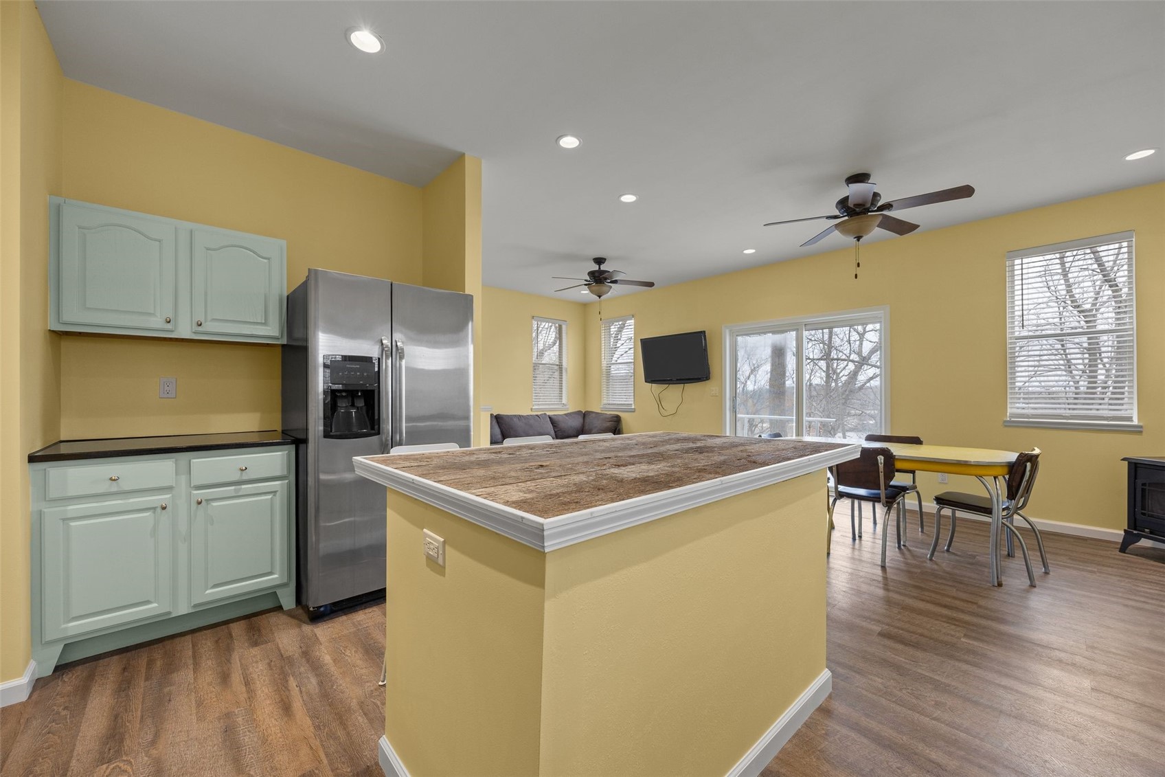 26391 215th Avenue Delhi IA 52223
