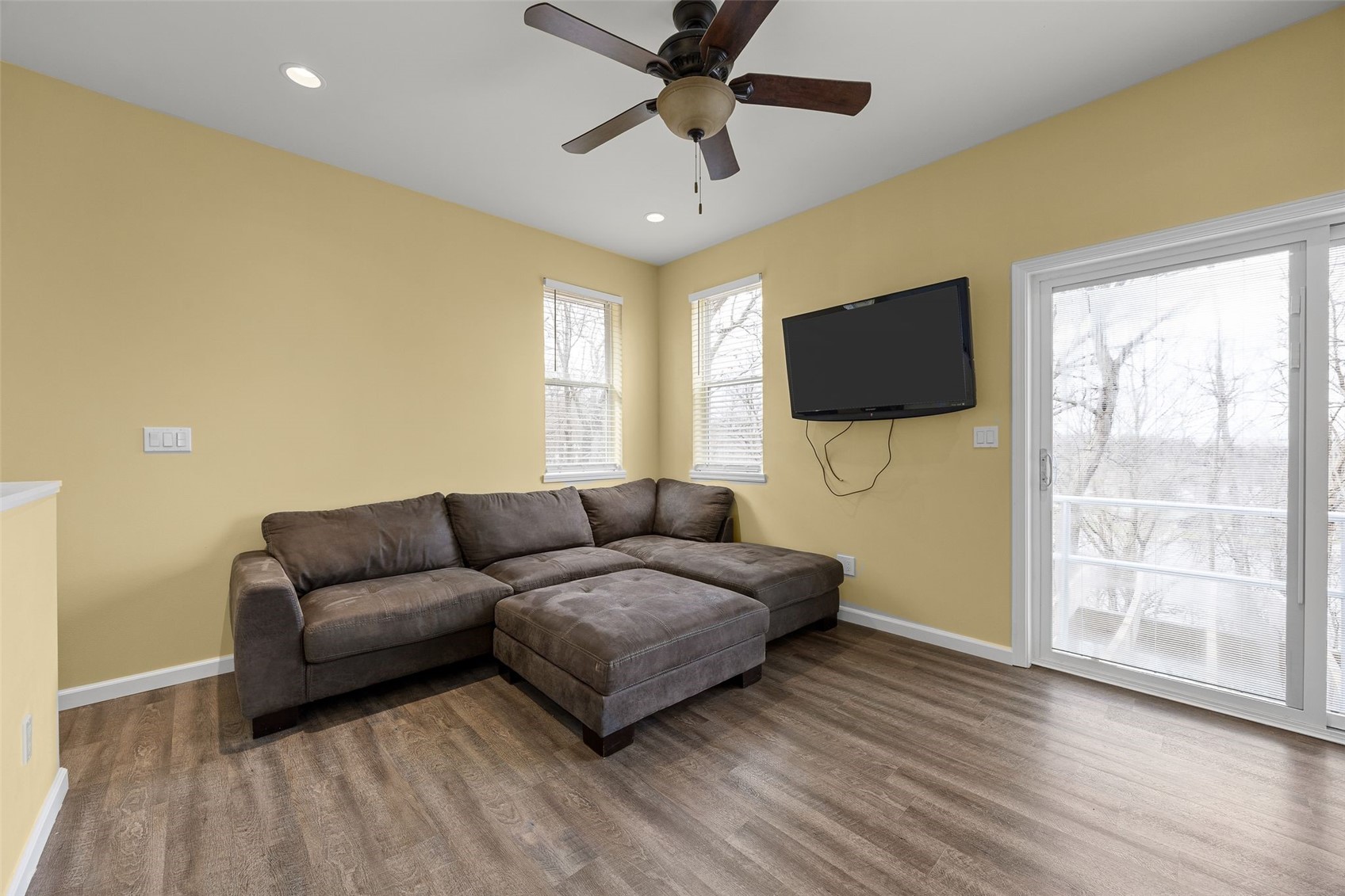 26391 215th Avenue Delhi IA 52223