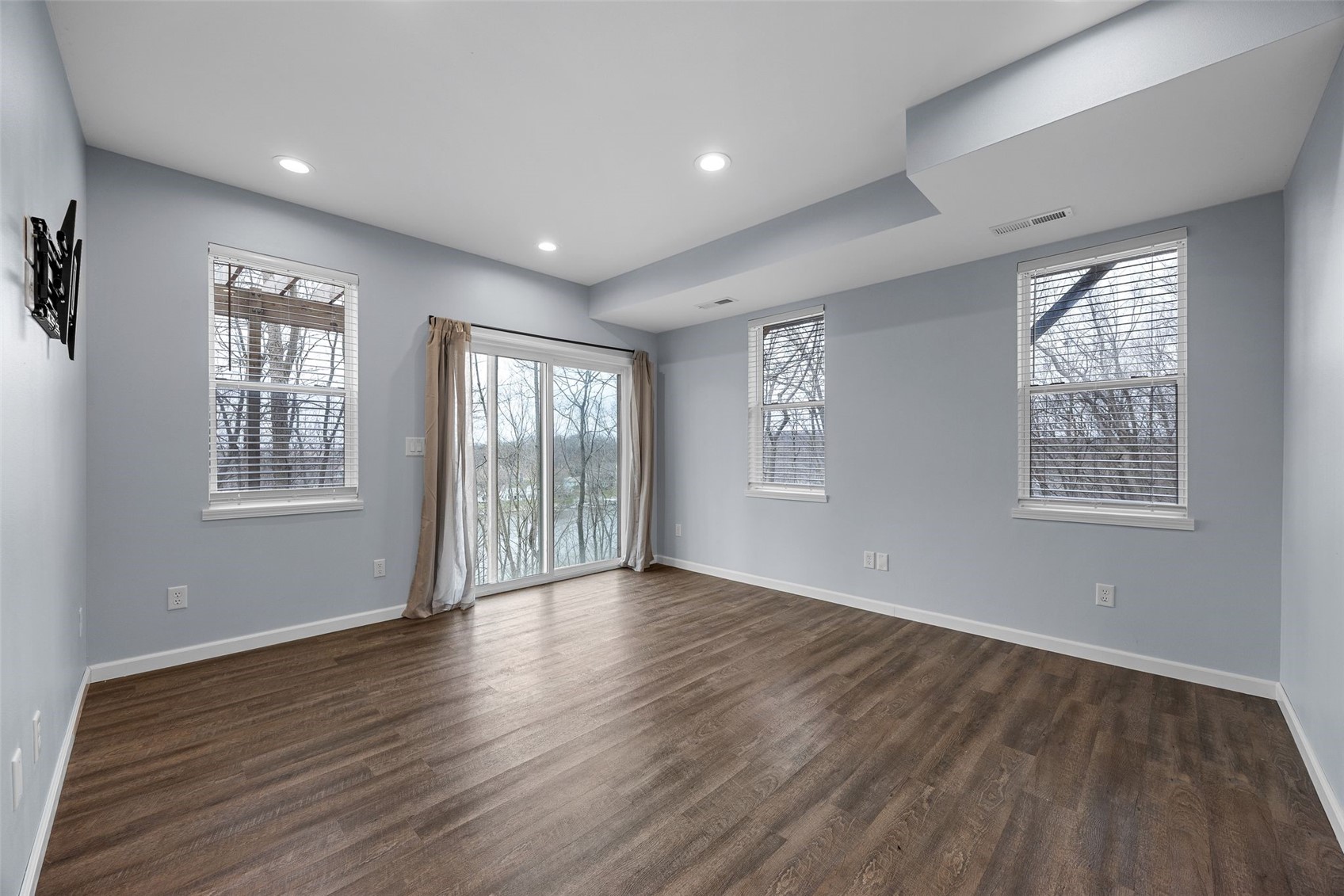 26391 215th Avenue Delhi IA 52223
