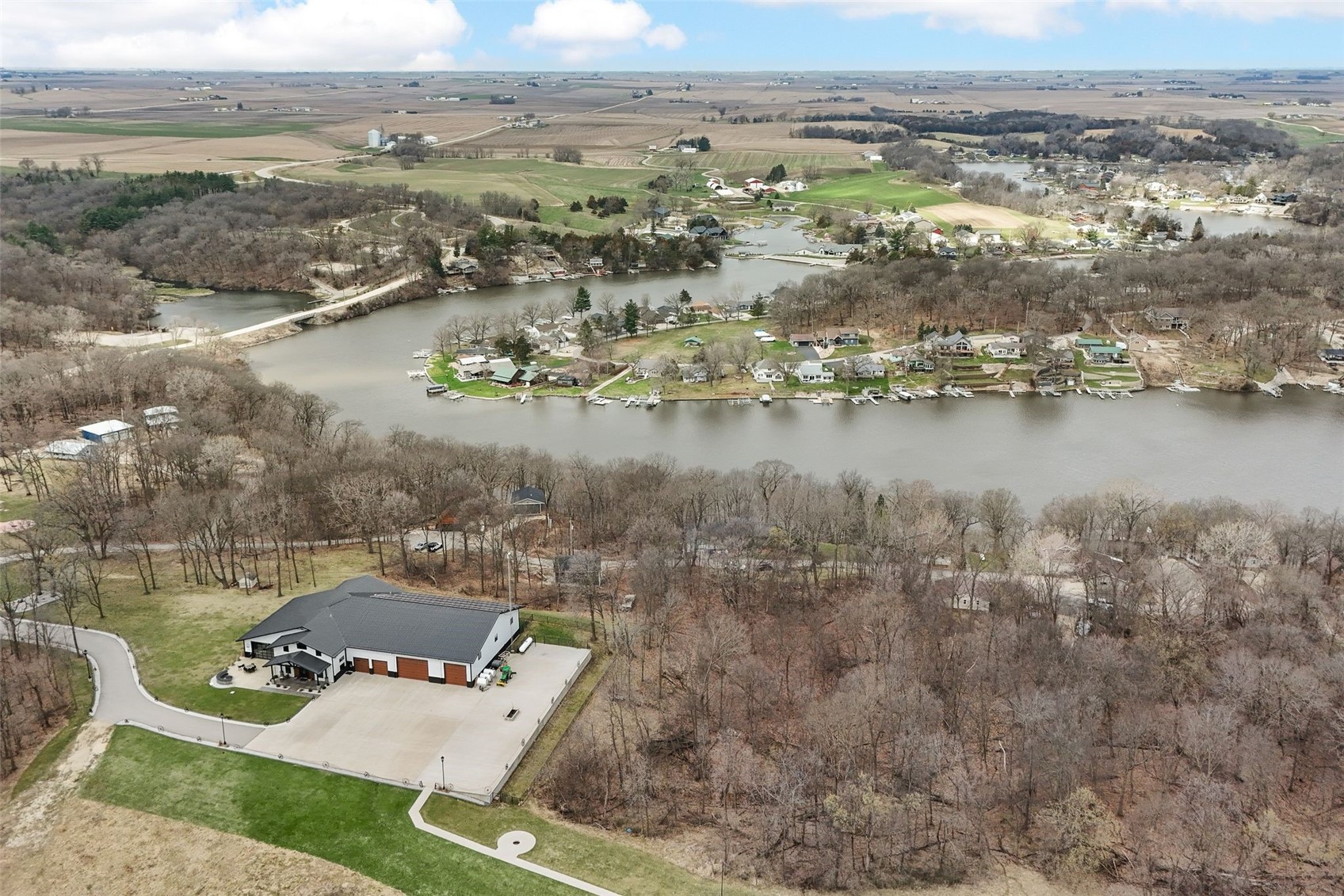 26391 215th Avenue Delhi IA 52223