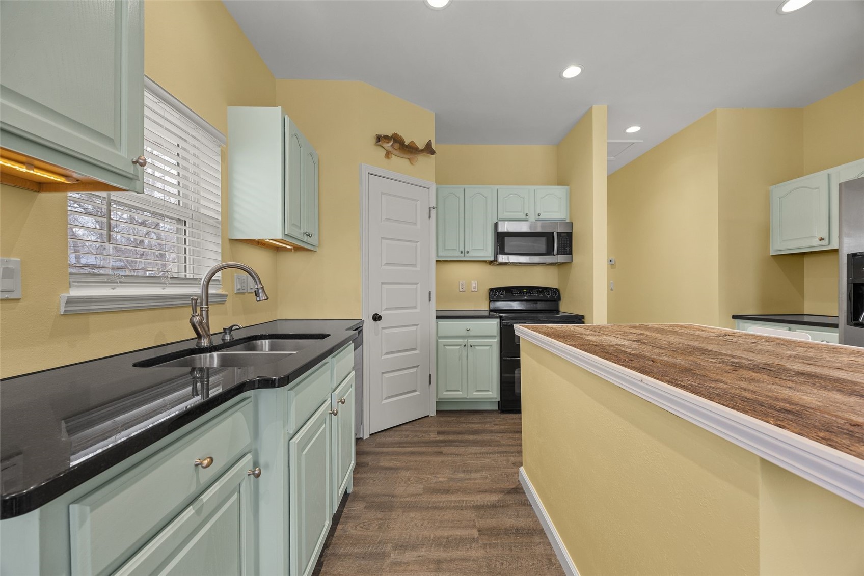 26391 215th Avenue Delhi IA 52223