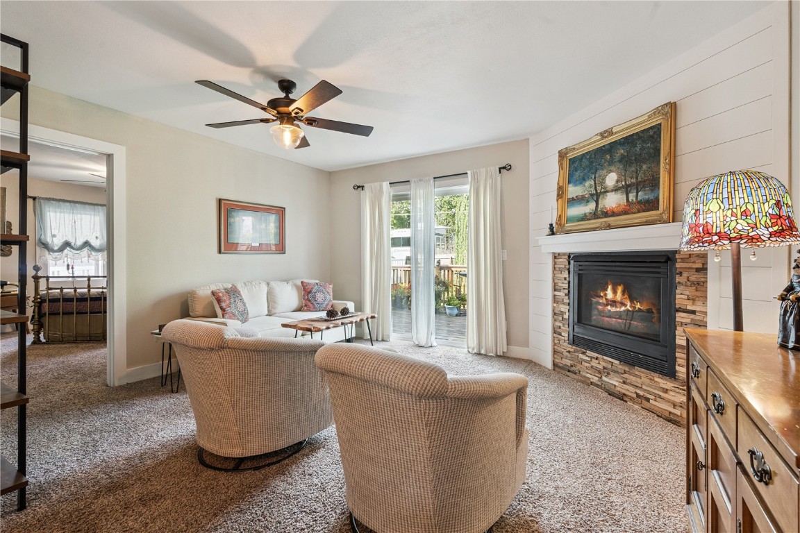 1307 G Avenue Vinton IA 52349