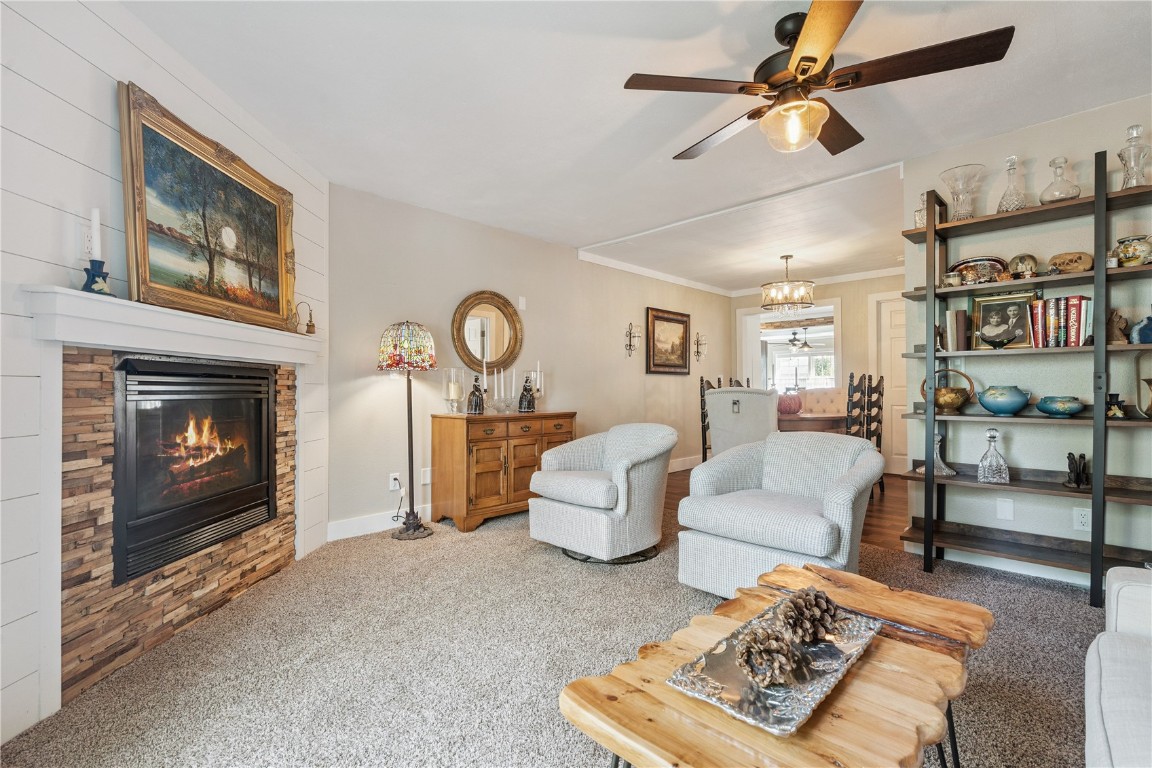 1307 G Avenue Vinton IA 52349