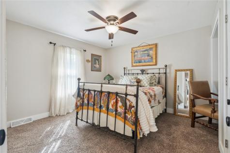 1307 G Avenue Vinton IA 52349