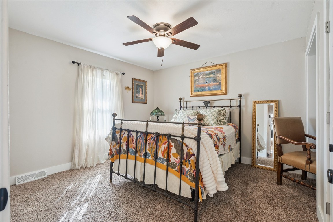 1307 G Avenue Vinton IA 52349