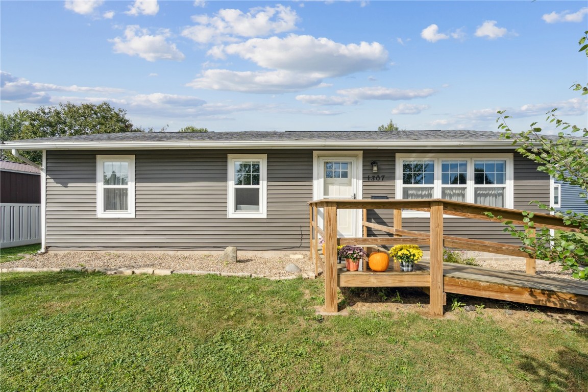 1307 G Avenue Vinton IA 52349