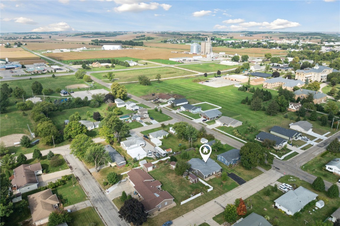 1307 G Avenue Vinton IA 52349