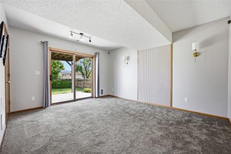30 Prairie Ridge Court North Liberty IA 52317