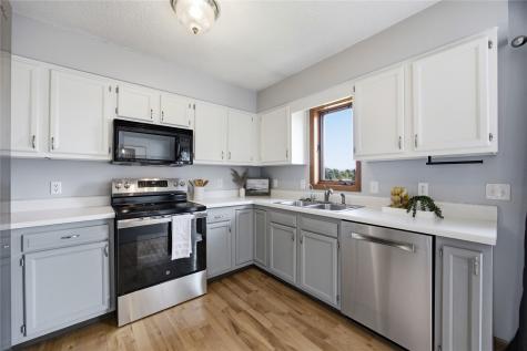 30 Prairie Ridge Court North Liberty IA 52317